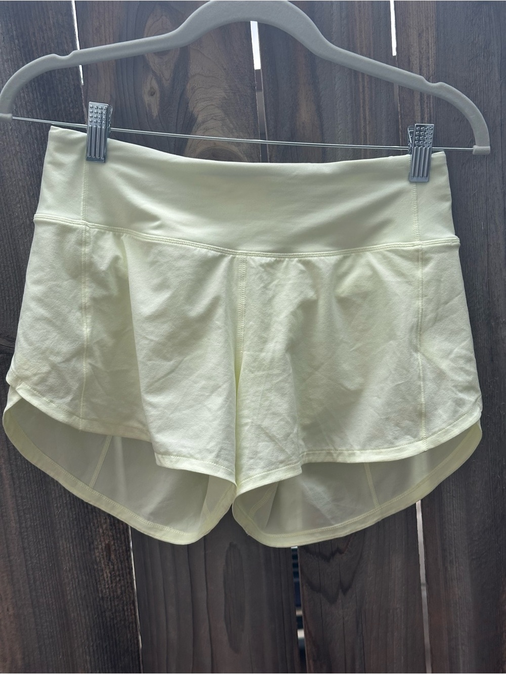 Lululemon High-Rise Short 3" Pale Yellow Size 4